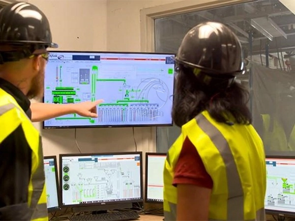 Feed_Mill_Control_Room_With_Automated_Production_Monitoring_System